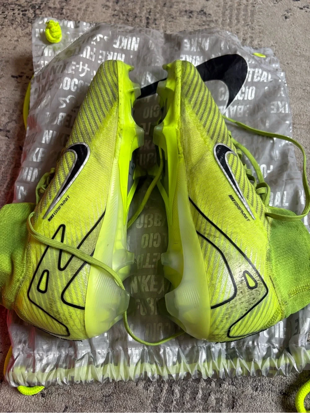 Nike Mercurial Superfly Gripknit Air Zoom FG Soccer Cleats Volt Men’s 9.5